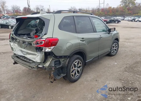2021 Subaru Forester Premium z USA, uszkodzony, nr VIN JF2SKAFC0MH418125